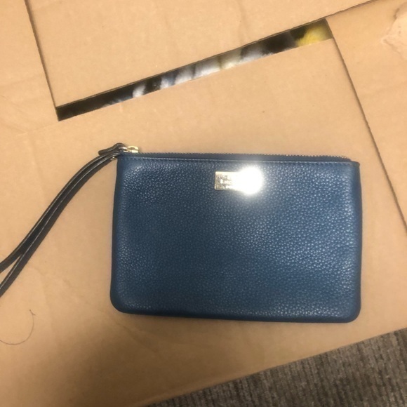 Kate Spade teel leather zippered wristlet‎ 6 inches wide by 4 inches tall - Picture 2 of 7